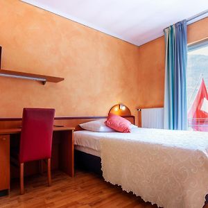 Camera con letto king size